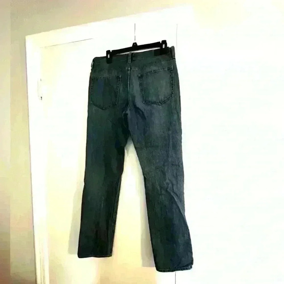 J. Crew. The Sutton. Dark wash. Mens Jean. - Picture 5 of 10